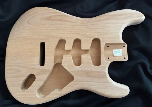 Corps non peint stratocaster - non,