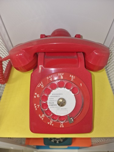 Téléphone rouge ancien - téléphone,
