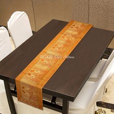 Chemin de table indien