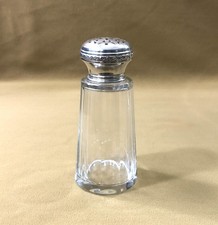 PIERRE BEZON saupoudreuse à sucre / sucrier en cristal et argent massif MINERVE