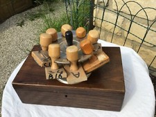 Ancien porte tampon avec lot de tampons chiffres 1 à 6  porte tampons industriel
