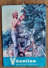 Ancienne Plaque Tole  Biere VEZELISE Lorraine Nancy pin up velo bar pub 34x24cm