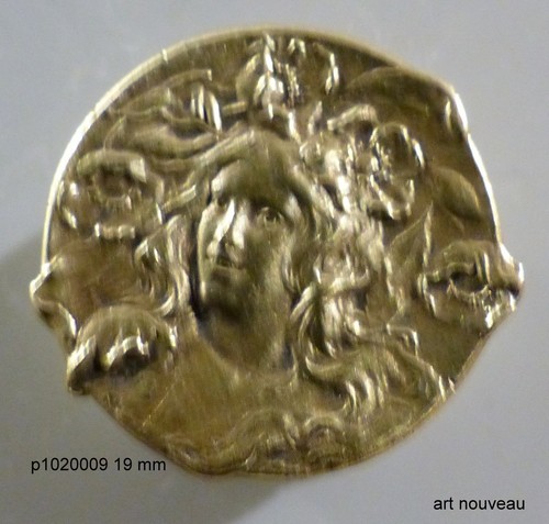Bouton ancien femme - bouton,