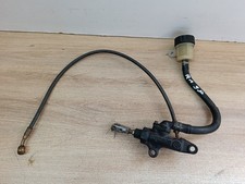 UN MAITRE CYLINDRE DE FREIN