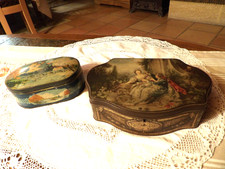 Anciennes boîtes en fer
