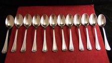 Service de 12 cuillères de table en métal argenté Christofle modèle Chevron