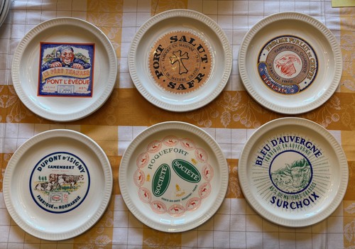 Série assiettes à - 6,