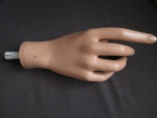 MAIN DE MANNEQUIN FEMME POUR PRESENTATION BIJOUX OU AUTRES B.E.