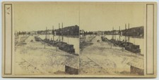 Stéréo 1860-70. Tours. Quai. Bateaux à fond plat sur la Loire.