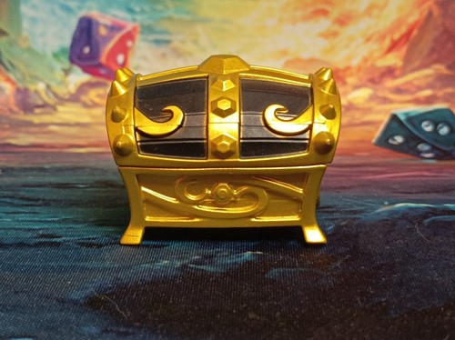Gold mystery chest figurine - gold,