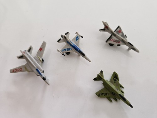 Lot avions de chasse - 4,