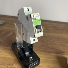 Disjoncteur unipolaire Merlin Gerin C32a 15A.    Série 3000 MG