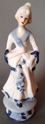 Figurine porcelaine non - ,