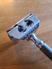 Ancien rasoir mécanique L'ESSOR 