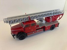 CAMION DE POMPIER DE LA COLLECTION VEHICULE DE POMPIER  ECHELLE 1/43
