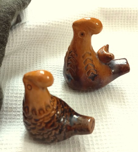 Deux sifflets oiseaux - sifflets, :