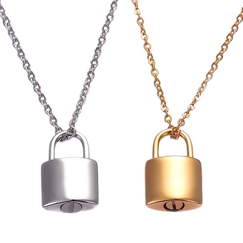 Pendentif souvenir de - de,