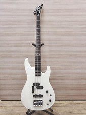 Guitare basse électrique