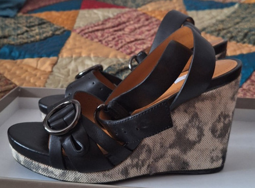 Chaussure semelle - chaussure, à