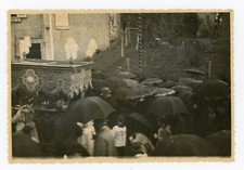 PHOTO photographie, Neuvy Saint Sépulcre lundi Pâques 1935 Parapluie cérémonie