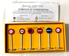 PANNEAUX  DE  SIGNALISATION