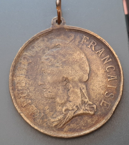 Relique médaille militaire - relique,