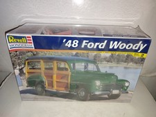 MAQUETTE REVELL/MONOGRAM 85-2540 - 1/25 - 1948 FORD WOODY - NEUF SCELLE