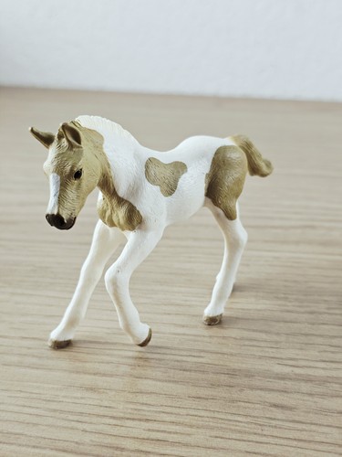 Schleich figurine cheval