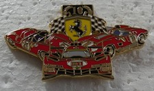 PIN'S LES 24 HEURES DU MANS VOITURE PROTO FERRARI 250 LM TESTATAROSSA FOND DORE