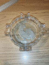 Ancien CENDRIER PUBLICITAIRE EN VERRE MOULÉ DÉCOR COQ STYLE ART DÉCO Année 60 70