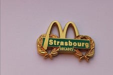 EB142 Pin's mac do donald's