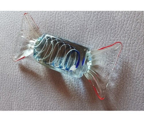 Gros bonbon verre de - un,