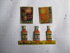 lot 5  pin's  RICARD bouteille étiquette