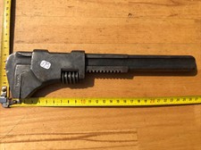 (n°689 OLD TOOL  OUTIL ANCIEN DE METIER,  clé à molette de mécanicien