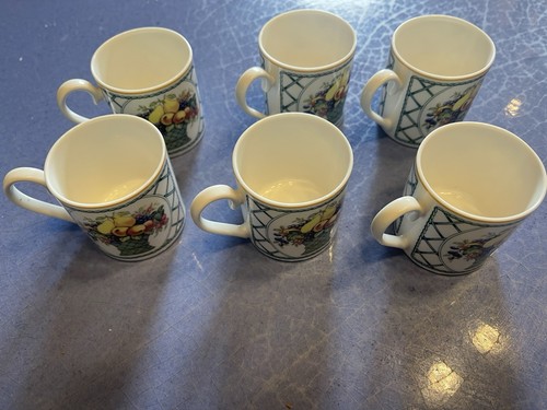 Lot tasses à café - À,