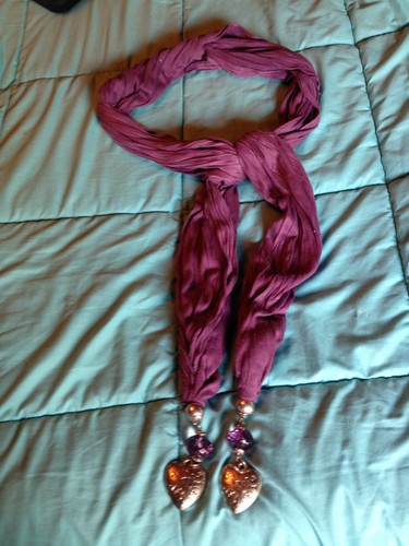Foulard mauve avec cœurs - ,