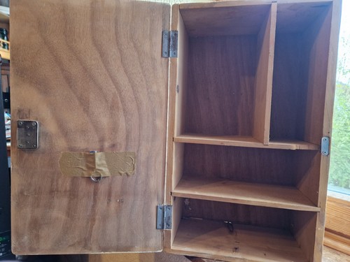Ancienne armoire pharmacie - armoire,