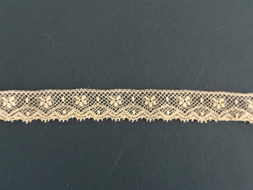 Dentelle ancienne blanche - , 6,35