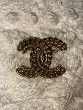 Broche Vintage CHANEL logo CC