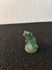 Grenouille assise vert en cristal Lalique