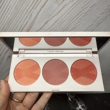 Laura Mercier Standing Ovation