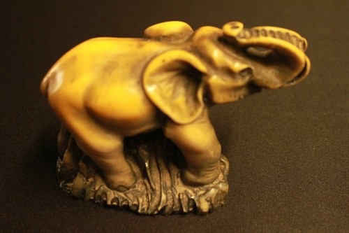 Petit elephant resine - petit, en