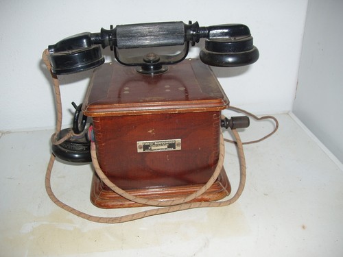 Ancien telephone acajou - telephone,