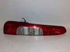 Feu arrière gauche Ford Focus 2 Hatchback 1.8 TDCi 16V (KDDB) 2007 1347455