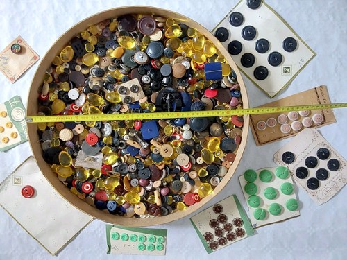 Grand lot boutons anciens - de,