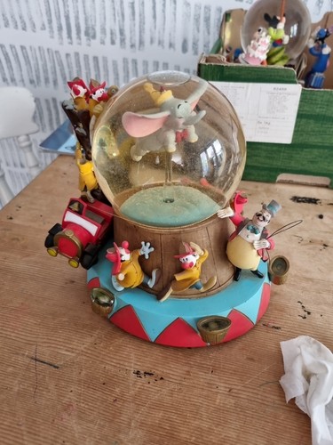 Rare disney dumbo snow - disney,