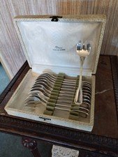 12 Fourchettes à Huîtres