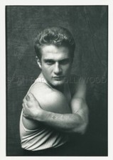 JAMES A. FOX MALE MASCULIN