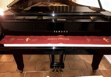 Piano YAMAHA G3 - 1/4 de queue
