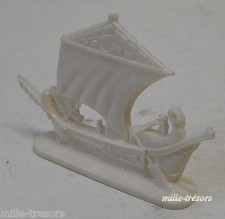 Figurine publicitaire Bateau